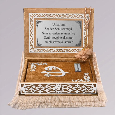 Kadife Kutulu Kur’an-ı Kerim (Gold, Seccadeli, Gümüş Süsleme)