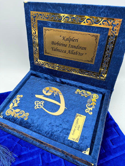 Kadife Kutulu Kur'an-ı Kerim İsme Özel Peluş Seccade Kombin Set (Lacivert  / Saks Mavi)