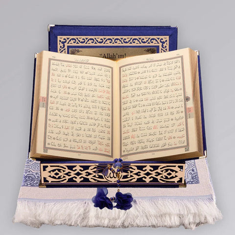 Kadife Kutulu Kur’an-ı Kerim (Lacivert, Seccadeli, Gold Süsleme)