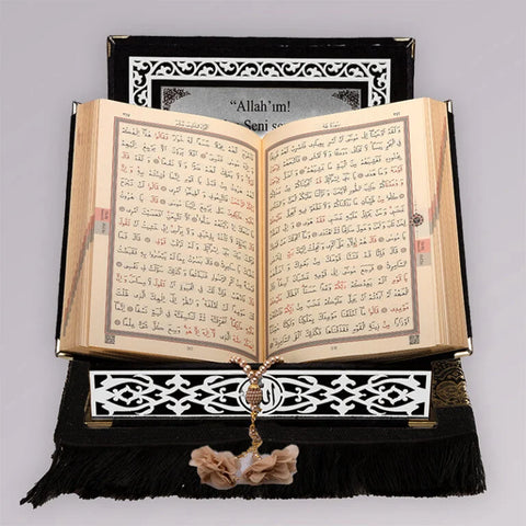 Kadife Kutulu Kur’an-ı Kerim (Siyah, Seccadeli, Gümüş Süsleme)
