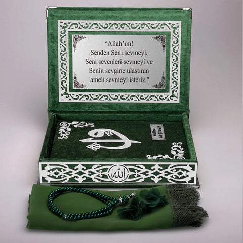 Kadife Kutulu Kur’an-ı Kerim (Yeşil, Namaz Örtülü, Gümüş Süsleme)