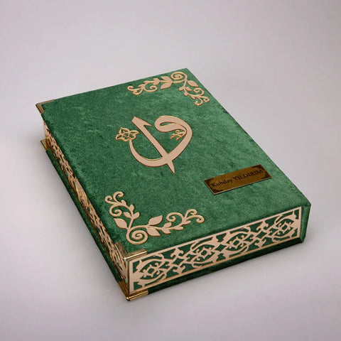 Kadife Kutulu Kur’an-ı Kerim (Yeşil, Seccadeli, Gold Süsleme)