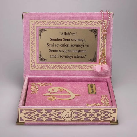Kadife Kutulu Kur'an-ı Kerim (Bebe Pembe, Gold Süsleme)