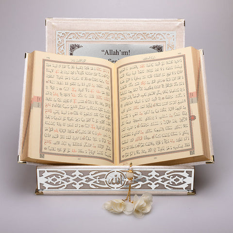 Kadife Kutulu Kur'an-ı Kerim (Krem, Gümüş Süsleme)